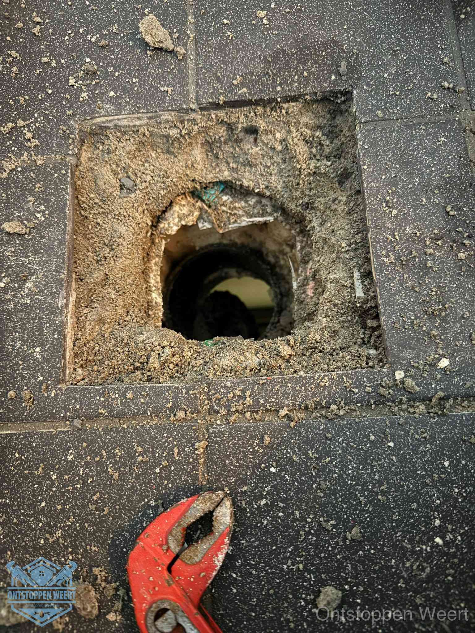 Rioolputje erfgrens eigendom in Weert